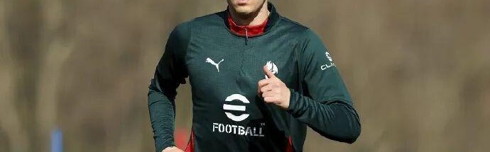 乐鱼体育平台-意媒丨巴特萨吉不行就埃斯图皮尼安