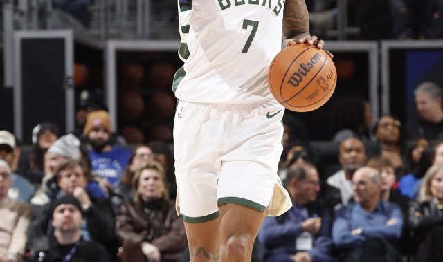 乐鱼app-雄鹿休赛期情况：小波特手握球员选项 字母哥哥&amp;字母弟合同到期