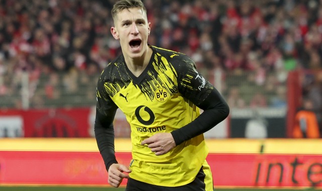 乐鱼app-连锁反应！图片报：若施洛特贝克不续约，多特防线或将有多人离队